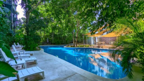 Riviera Home - New 2BR Condo w. big Pool & Jacuzzi
